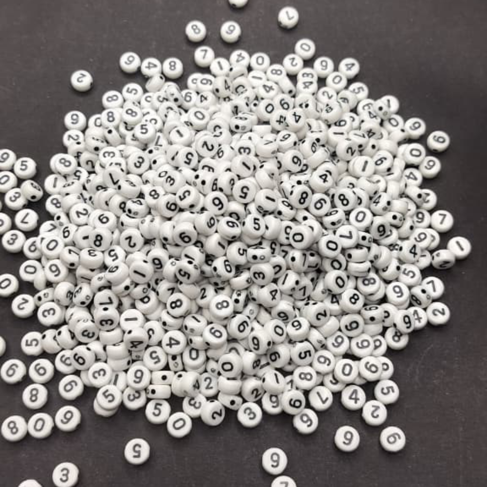 White Number Beads 550pcs - Image 3